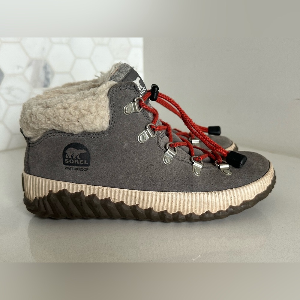Sorel Youth Out N About Conquest Winter Boots Big Kids Size 4 Quarry Gray B19